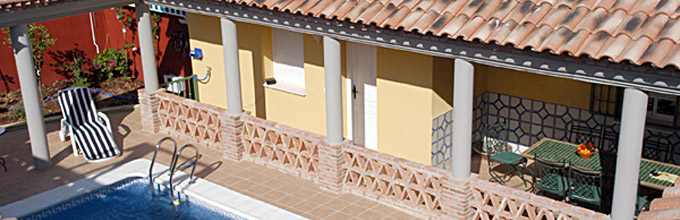Casa Uno pool, patio and outdoor eating area